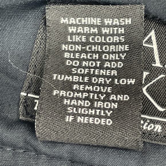 Jos A Bank Travelers Coll Fits Men 37 x 28.5 Black Chinos Pleated Cuffed Preppy - Picture 7 of 7